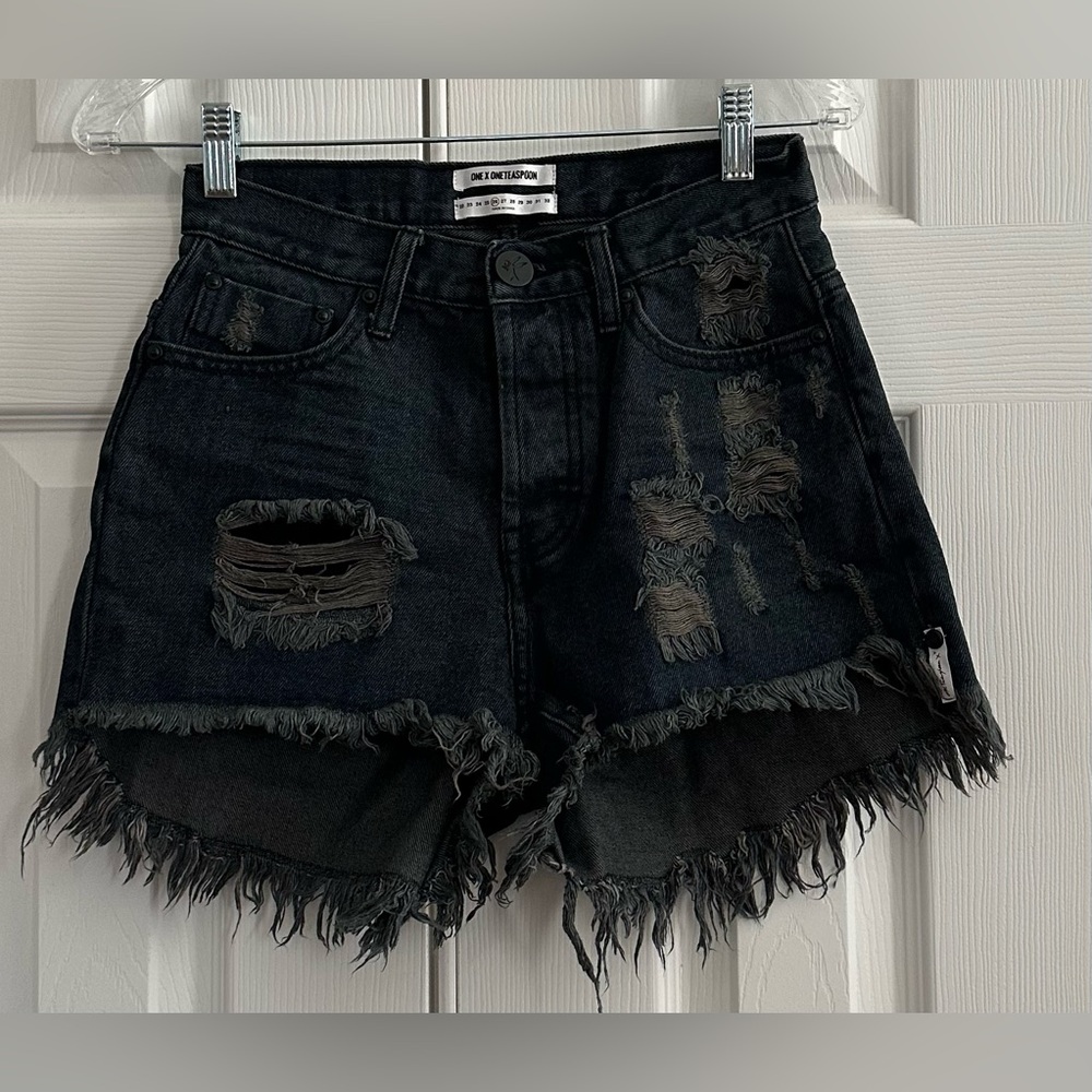 One Teaspoon Women's Fox Black High Waist Bonita Distressed Shorts size 26